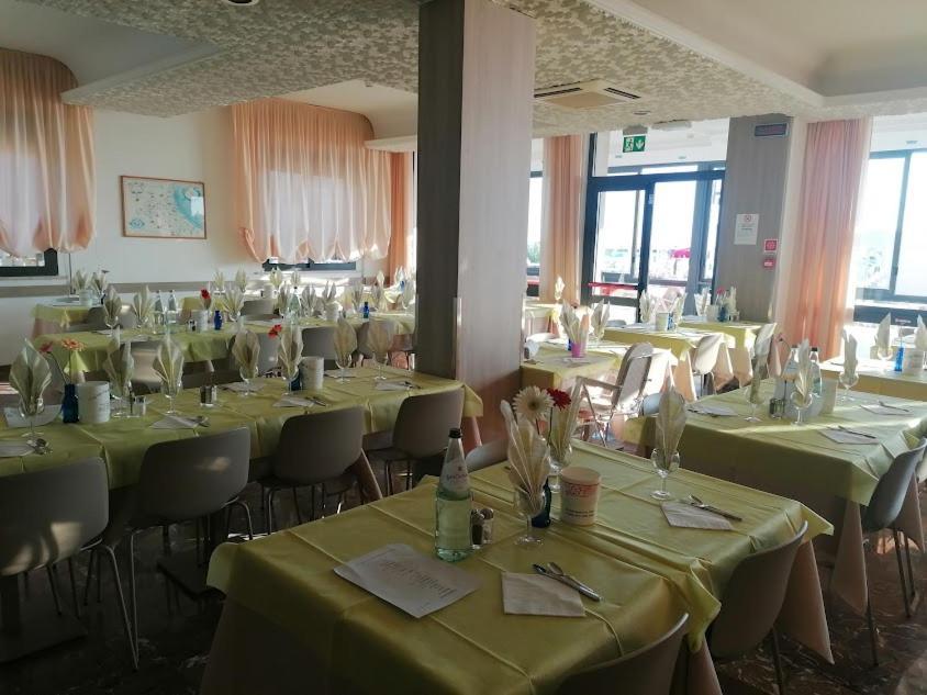 Hotel Silvana Bellaria-Igea Marina Exteriör bild