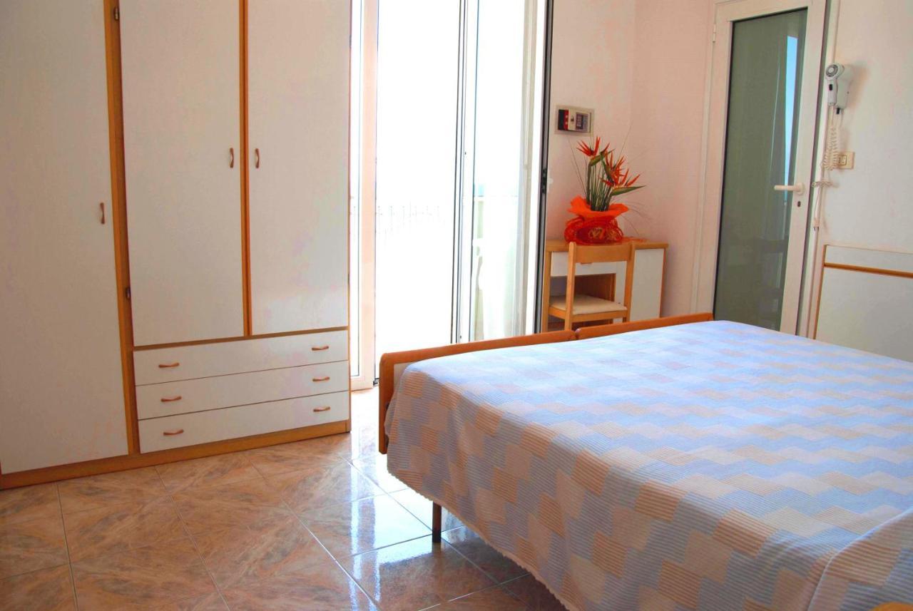 Hotel Silvana Bellaria-Igea Marina Exteriör bild